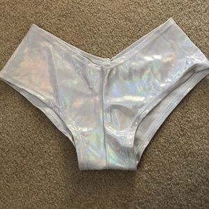 Holographic rave bottoms